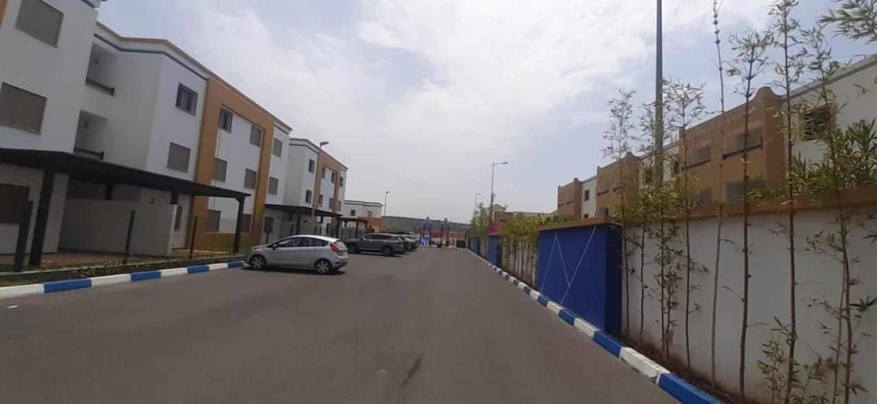 Apartement Haut Standing Avec Piscine A La Marina Saïdia Luaran gambar